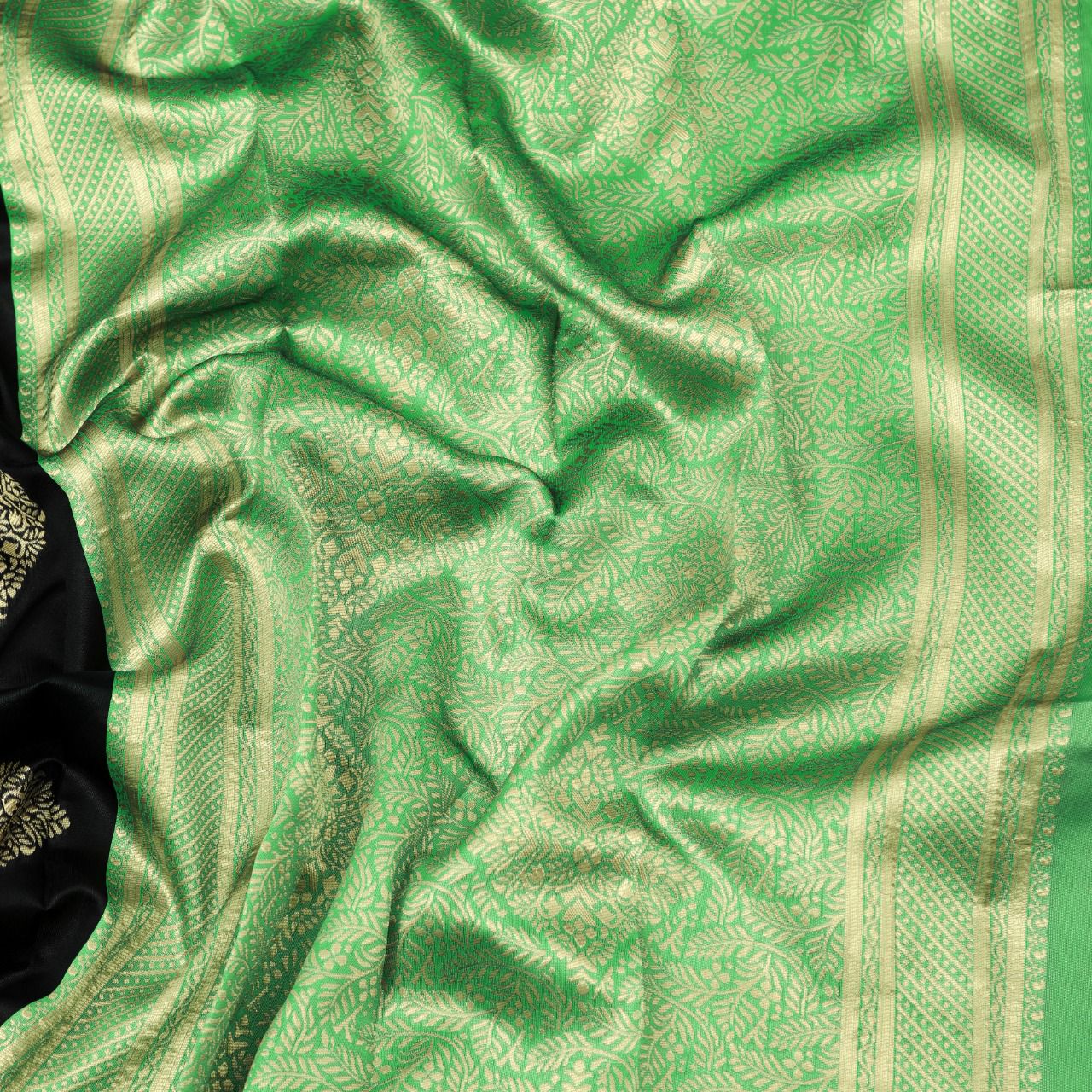 Capricious Black Soft Silk Saree With Attractive Blouse Piece - Image 5