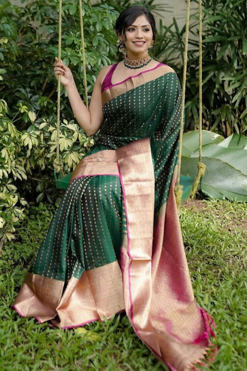 Capricious Dark Green Soft Silk Saree With Lovely Blouse Piece - Image 3