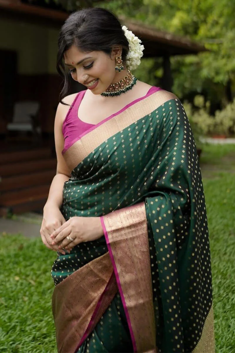 Capricious Dark Green Soft Silk Saree With Lovely Blouse Piece - Image 4