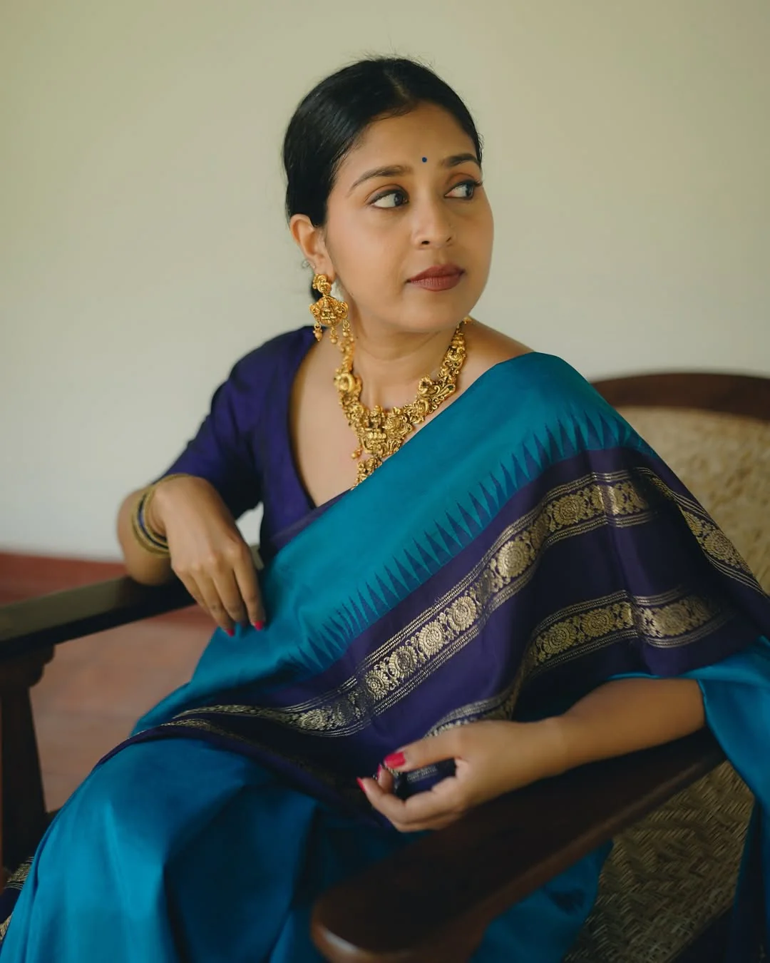 Capricious Firozi Soft Silk Saree With Jazzy Blouse Piece - Image 6