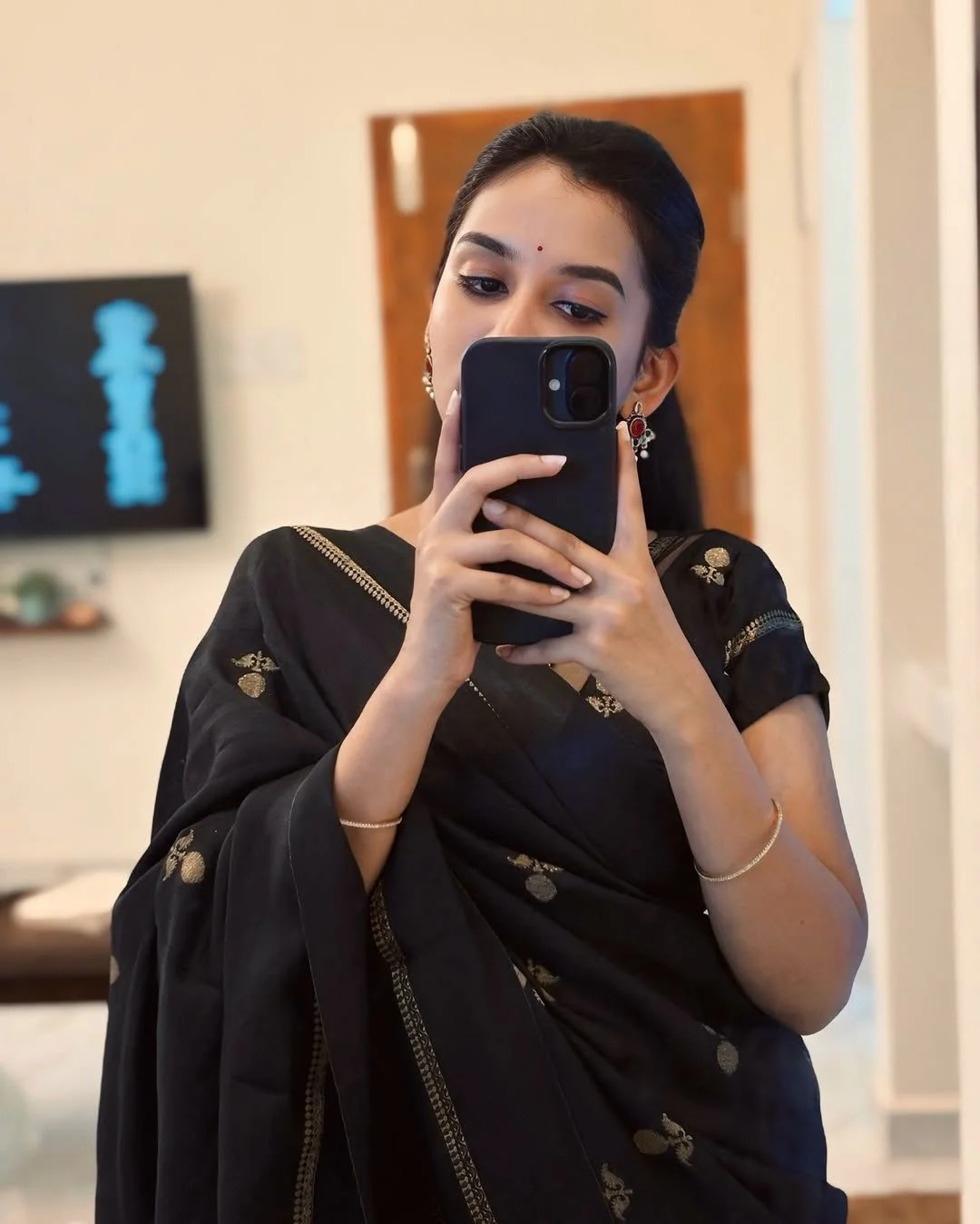 Charismatic Black Banarasi Khadi Silk Saree With Innovative Blouse Piece - Image 2