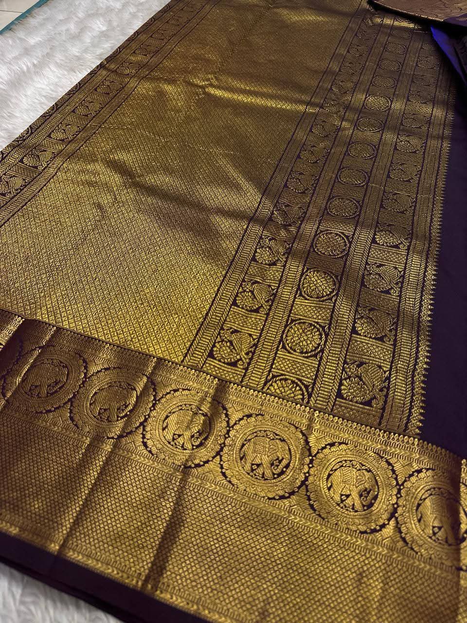 Charismatic Purple Pure Zari Weaving Banarasi Silk Saree With Enchanting Blouse Piece - Image 4