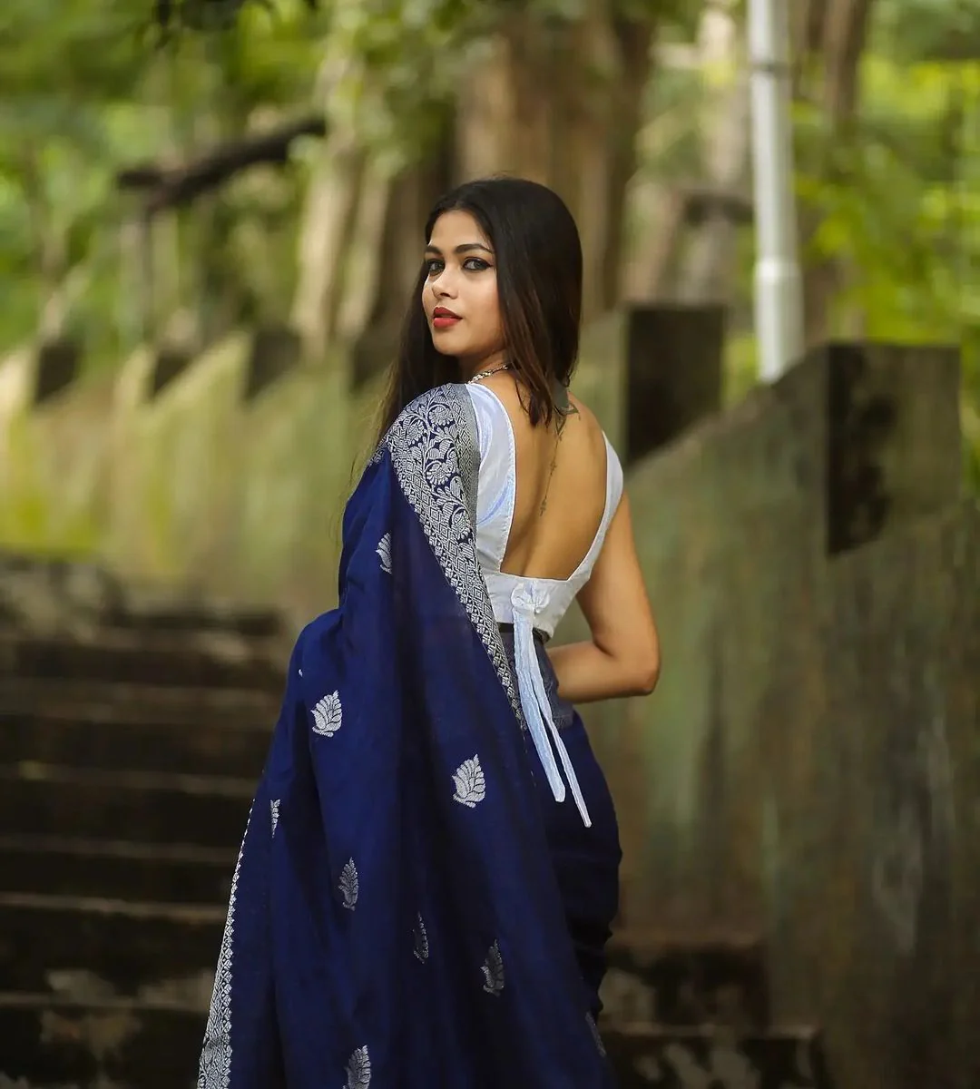 Charming Navy Blue Soft Banarasi  Silk Saree With Glowing Blouse Piece - Image 4