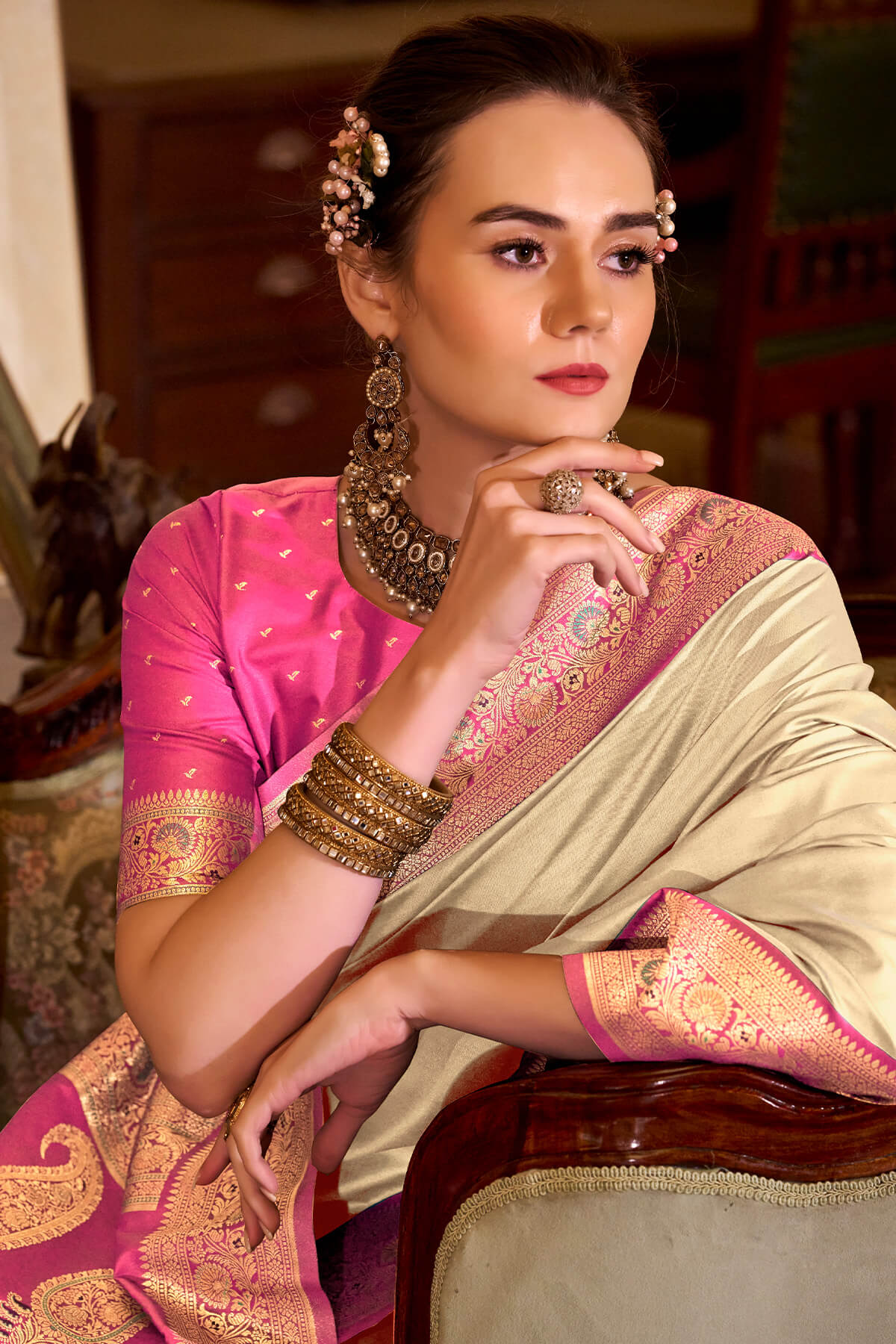 Chatoyant Beige Soft Banarasi Silk Saree With Refreshing Blouse Piece - Image 4