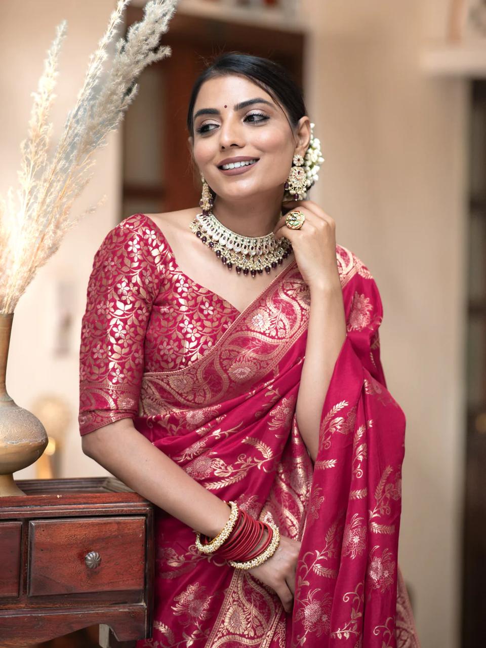 Chatoyant Dark Pink Soft Silk Saree With Chatoyant Blouse Piece - Image 2