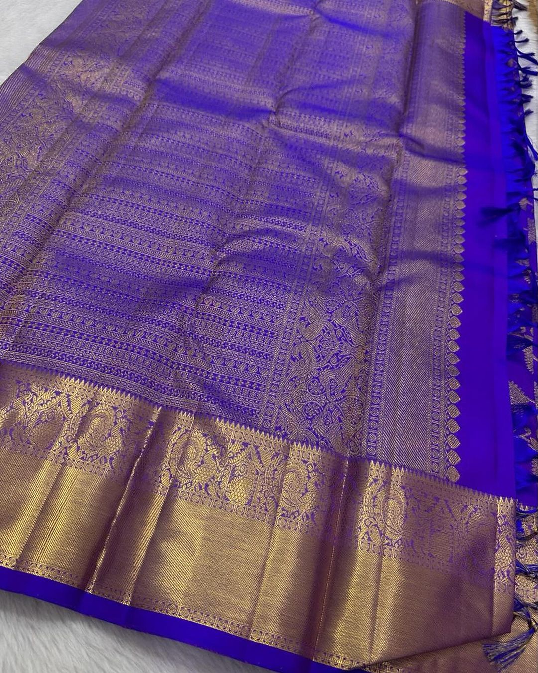 Chatoyant Royal Blue Soft Banarasi Silk Saree With Desultory Blouse Piece - Image 5