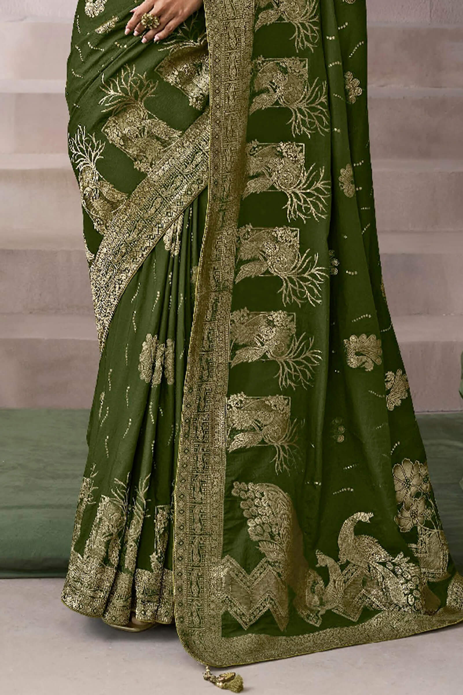 Classic Dark Green Banarasi Satin Silk Saree With Mesmeric Blouse - Image 4