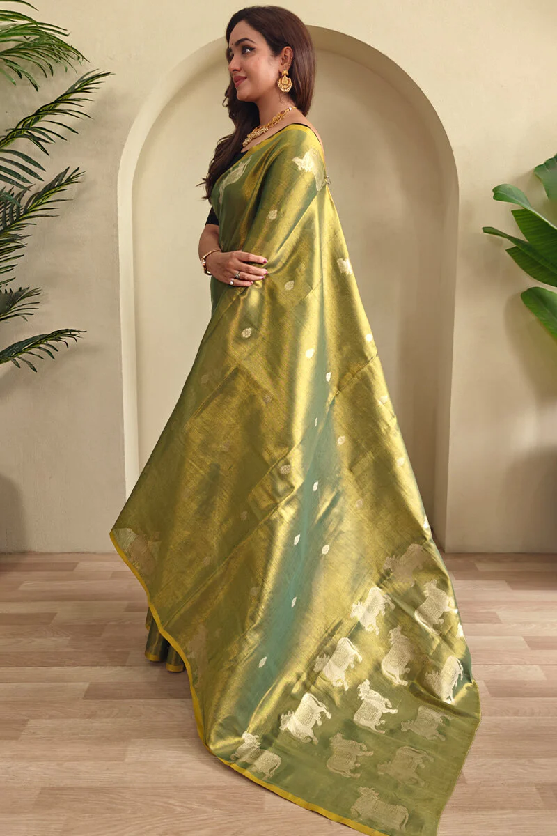 Classic Green Soft Banarasi Tissue Silk Saree With Scrupulous Blouse Piece - Image 4