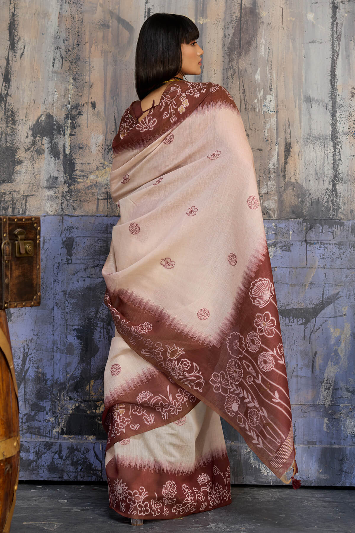 Classy Beige and Brown Pure Munga Cotton Saree With Demure Blouse Piece - Image 7