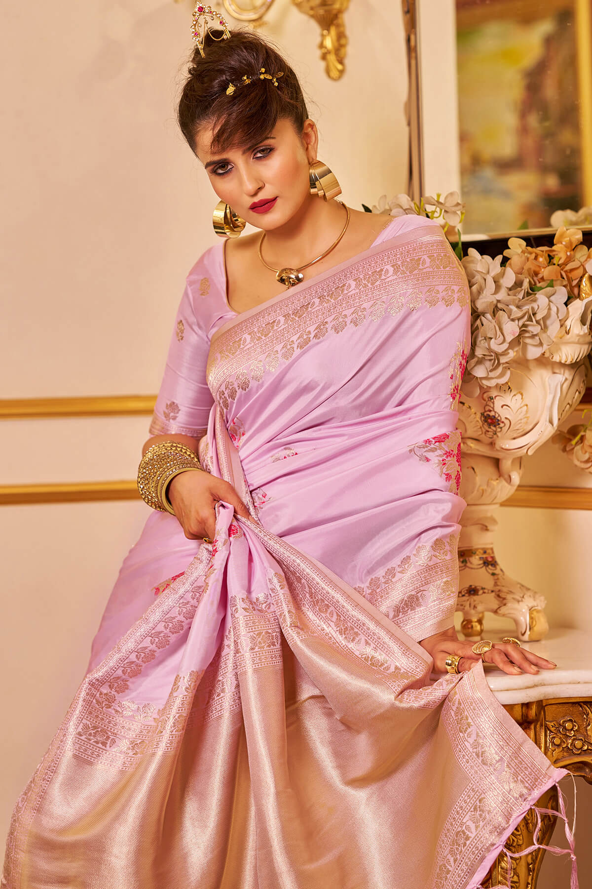 Classy Lavender Pure Zari Weaving Banarasi Silk Saree With Bewitching Blouse Piece - Image 2