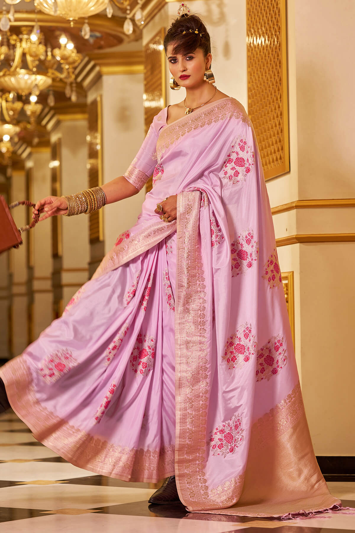 Classy Lavender Pure Zari Weaving Banarasi Silk Saree With Bewitching Blouse Piece - Image 3