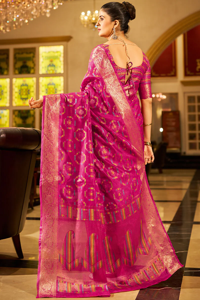 Classy Magenta Organza Silk Saree With Dulcet Blouse Piece - Image 4