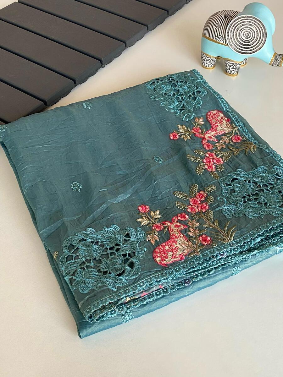 Classy Rama Embroidery Work Crush Silk Saree With Pleasant Blouse Piece - Image 2