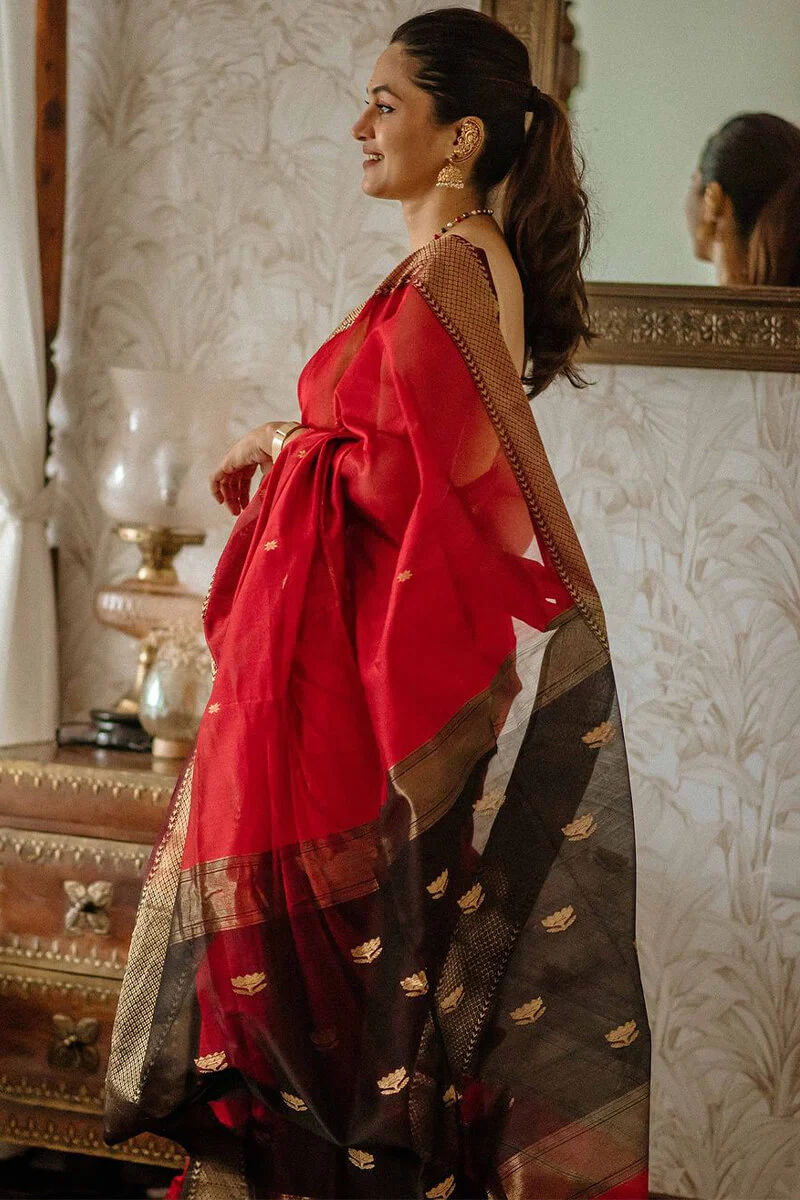 Classy Red Cotton Silk Saree With Designer Blouse Piece - Image 5