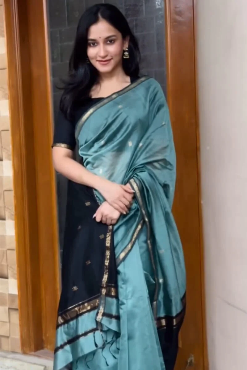 Classy Sea Green Cotton Silk Saree With Gratifying  Blouse Piece - Image 3
