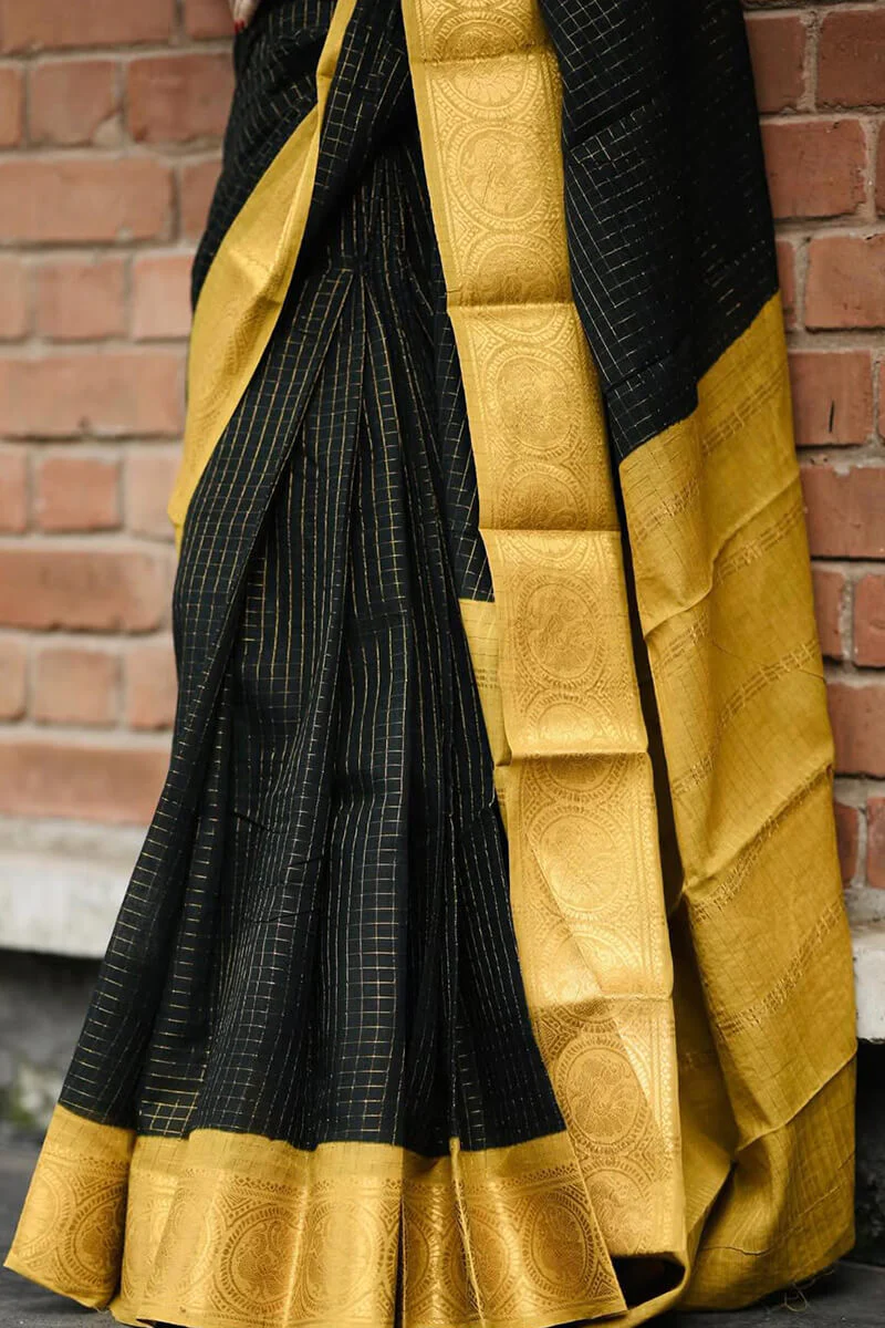 Comely Black Soft Silk Saree With Enigmatic Blouse Piece - Image 6