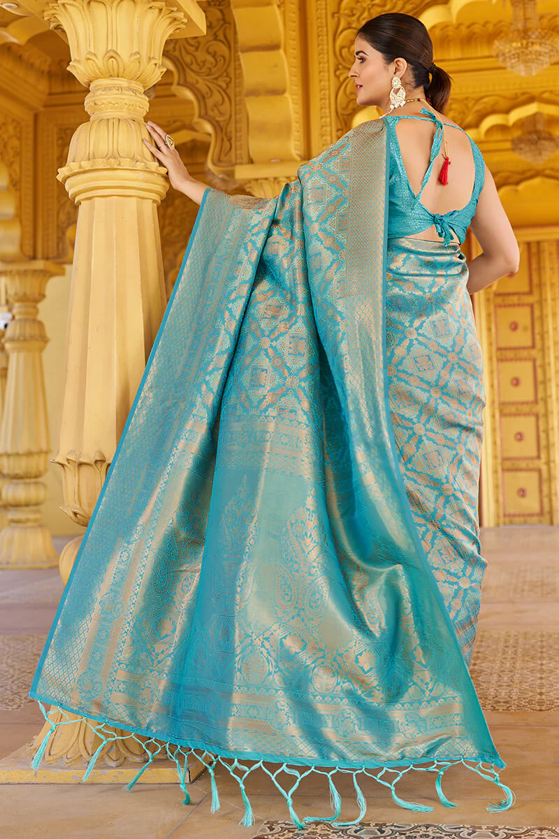Comely Firozi Kanjivaram Silk Saree With Epiphany Blouse Piece - Image 5