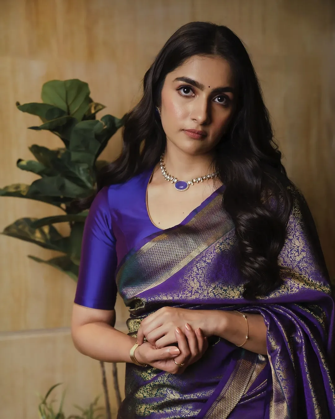 Comely Royal Blue Soft Silk Saree With Evocative Blouse Piece - Image 2