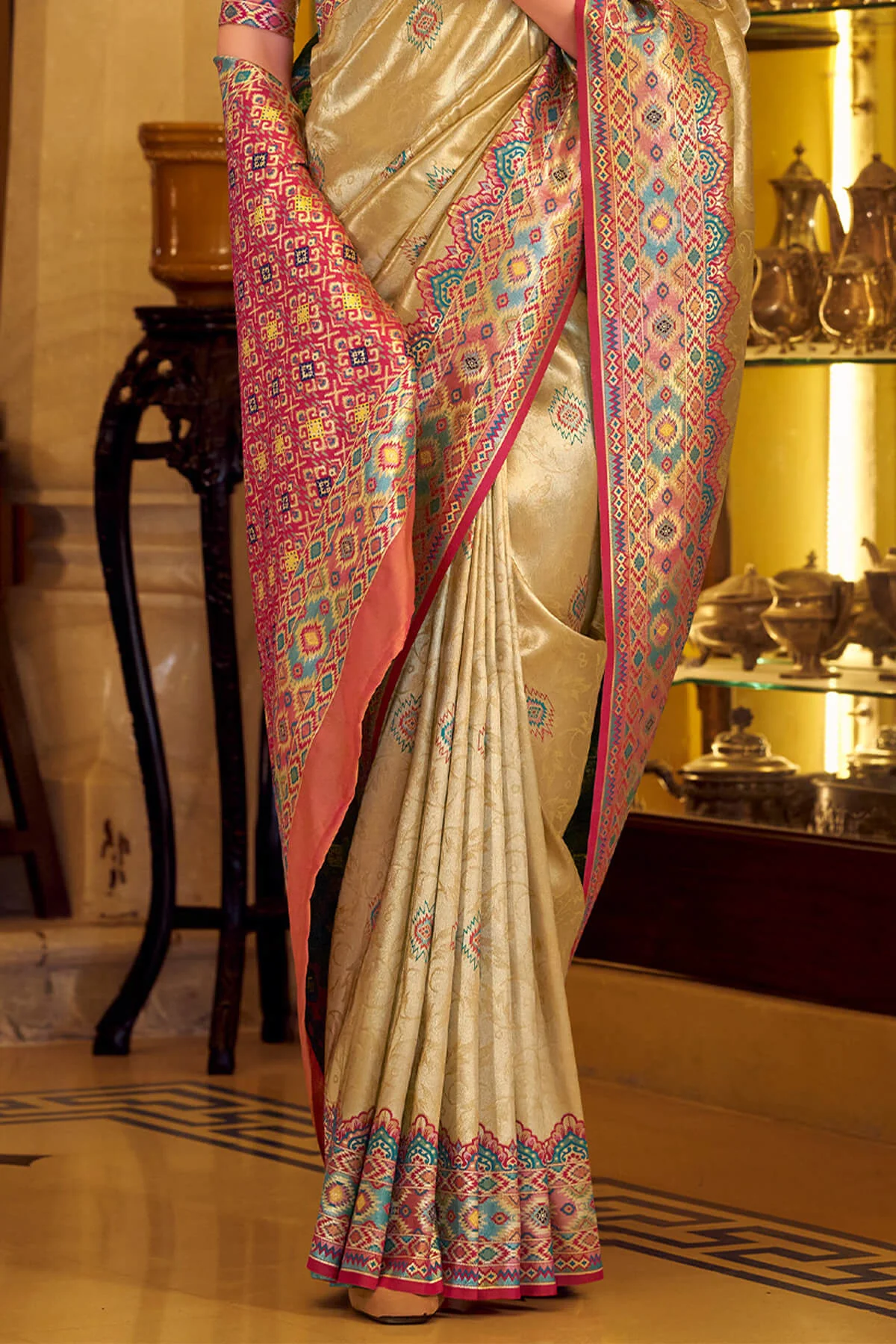 Conflate Beige Tissue Patola Silk Saree with Supernal Blouse Piece - Image 5