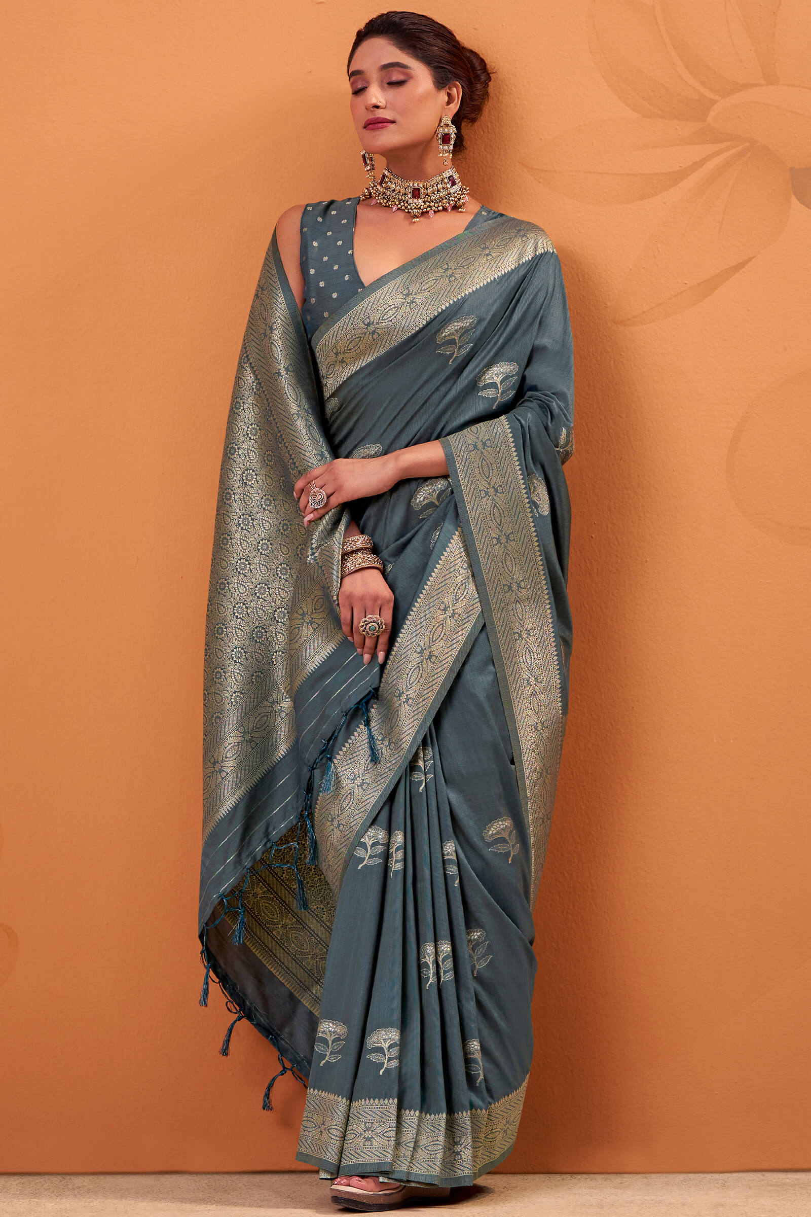 Conflate Grey Banarasi Tussar Silk Saree With Enamoring Blouse Piece - Image 4