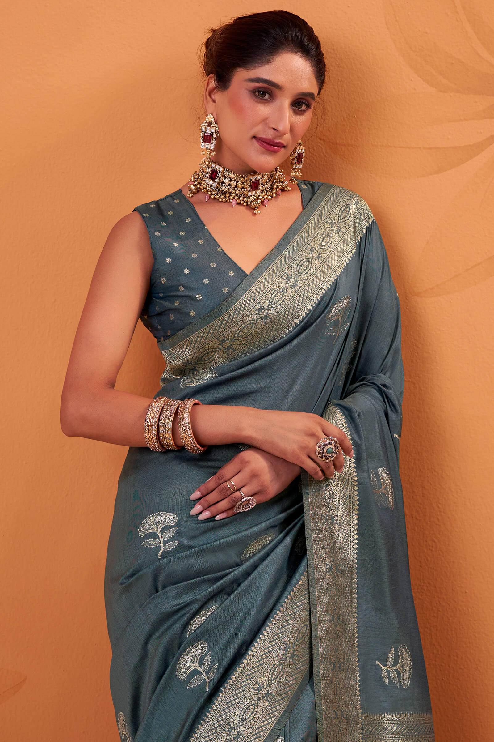 Conflate Grey Banarasi Tussar Silk Saree With Enamoring Blouse Piece - Image 5