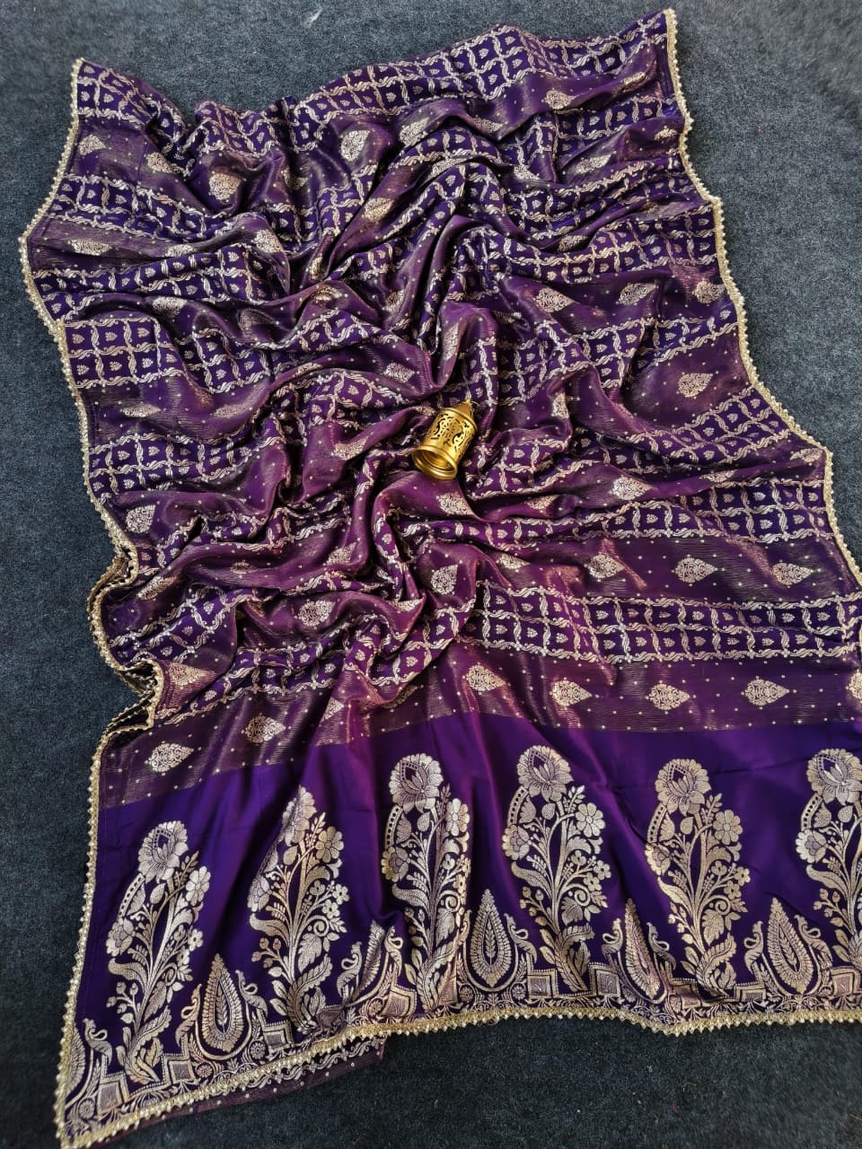 Conflate Purple Banarasi Dola Silk Saree With Energetic Blouse Piece - Image 2