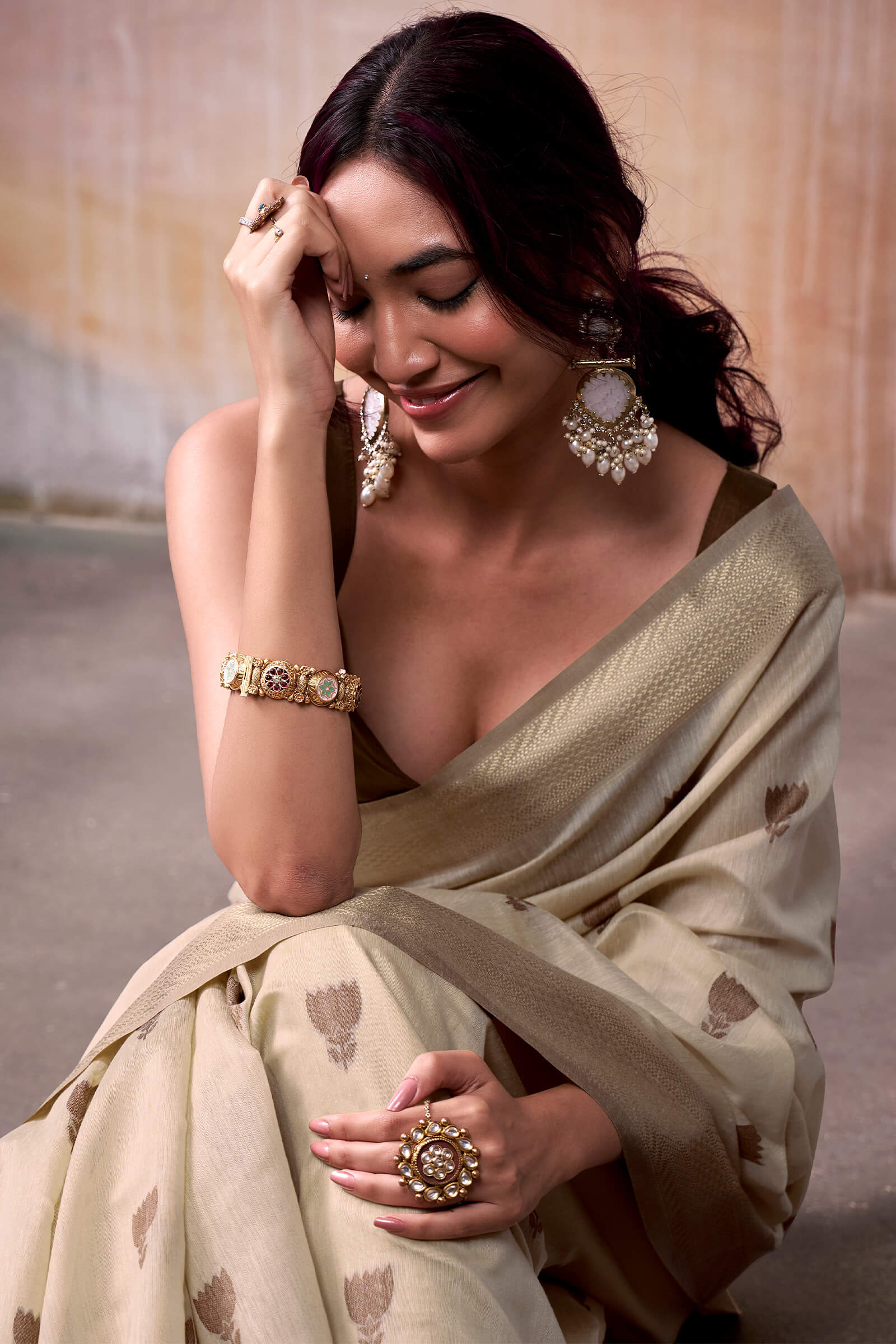 Confounding Beige Cotton Silk Saree With Opulent Blouse Piece - Image 4