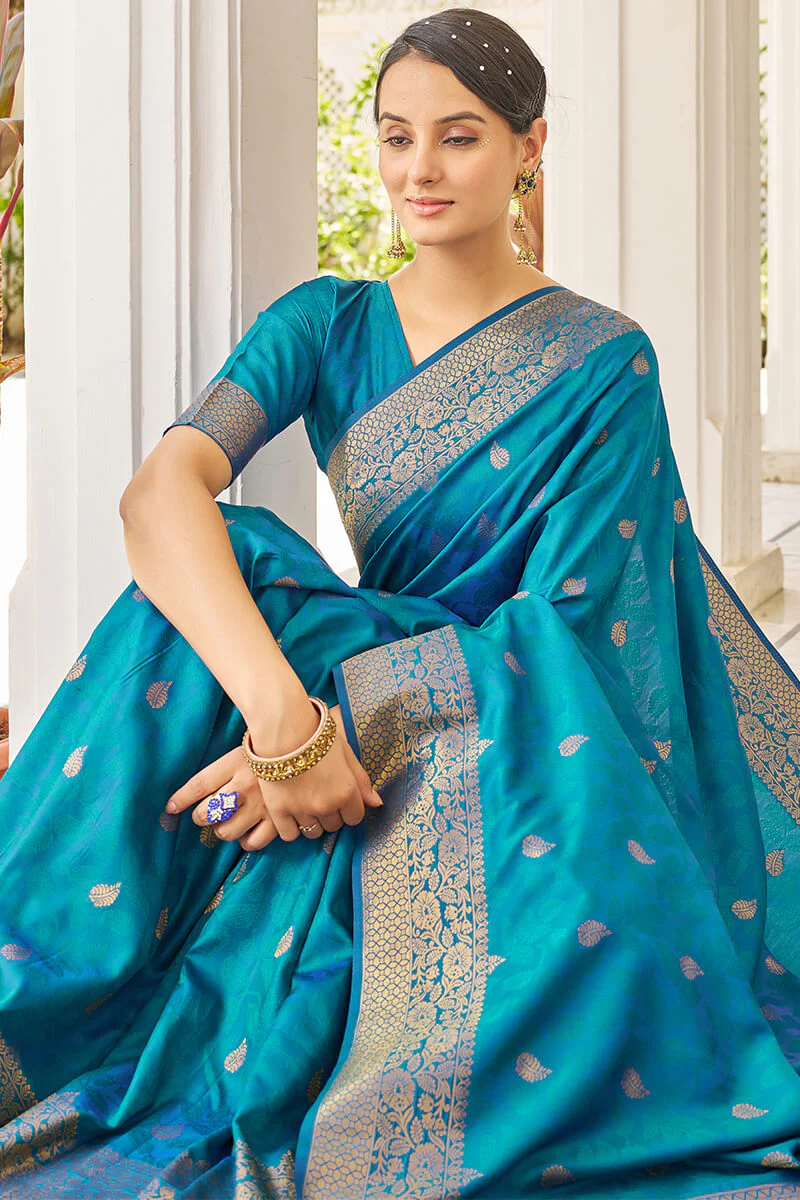 Cynosure Firozi Kanjivaram Silk Saree With Comely Blouse Piece - Image 2