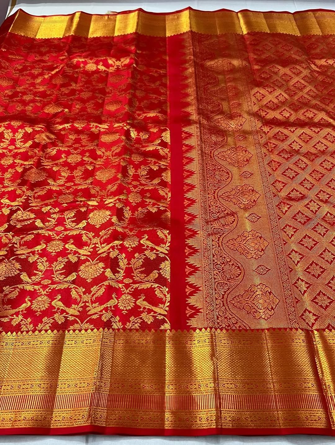 Cynosure Red Soft Banarasi Silk Saree With Desultory Blouse Piece - Image 2