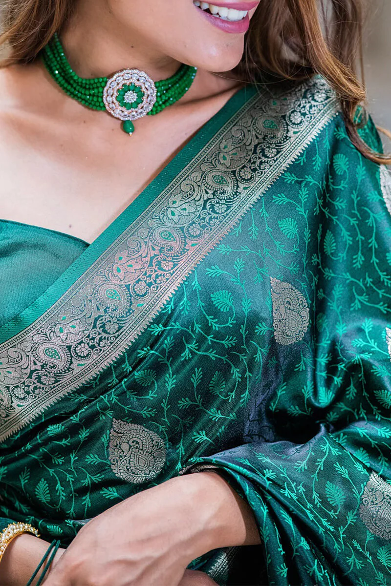 Dalliance Dark Green Soft Silk Saree With Engaging Blouse Piece - Image 4