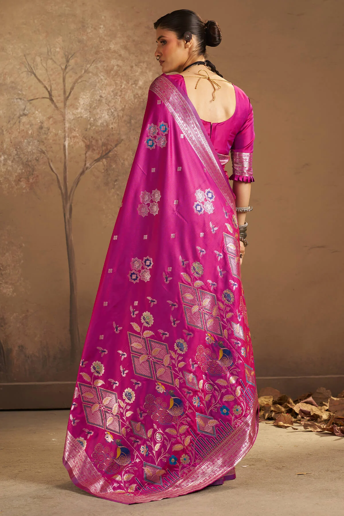 Dalliance Megnta Pure Zari Weaving Banarasi Silk Saree With Charismatic Blouse Piece - Image 5