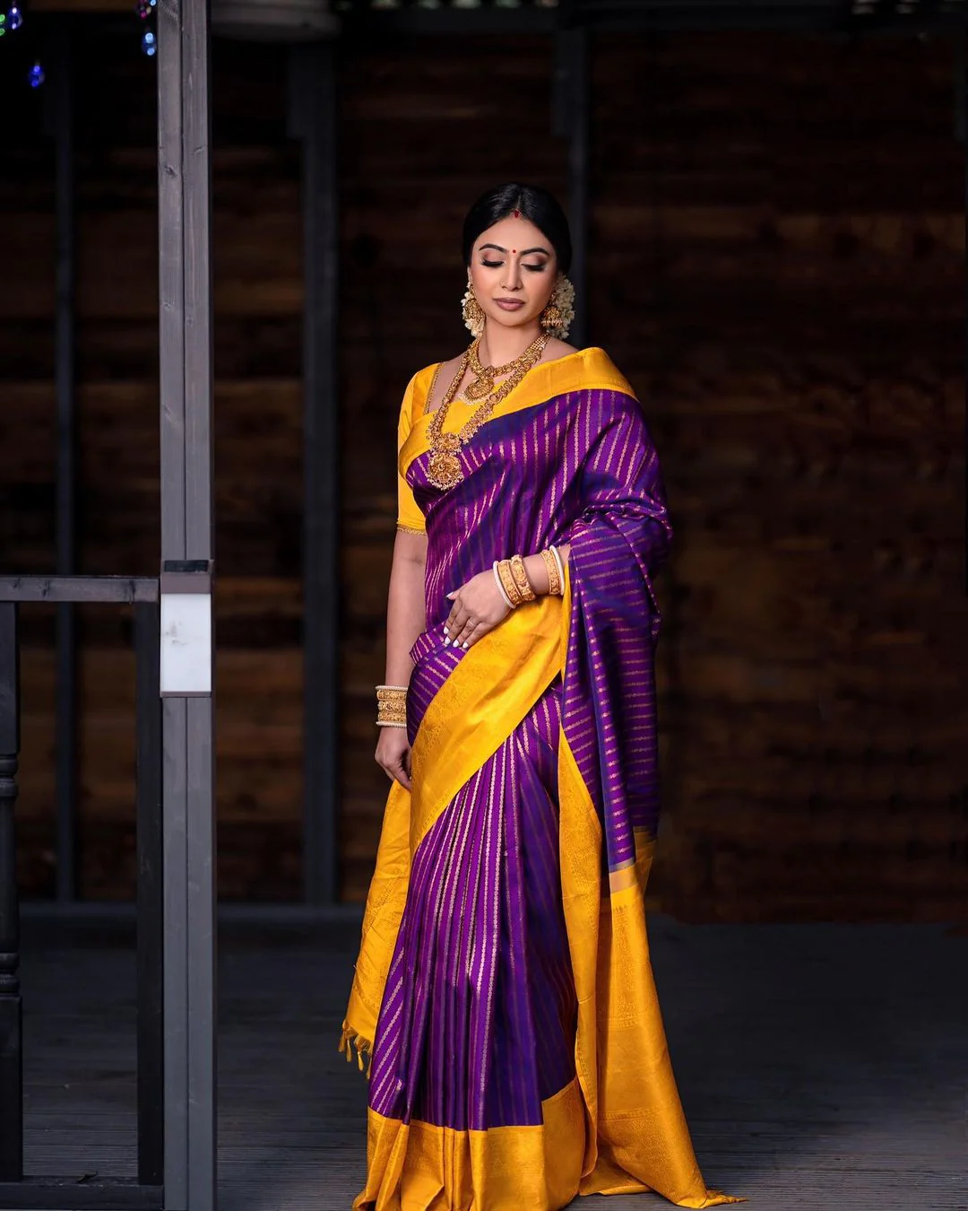 Dalliance Purple Soft Silk Saree With Chatoyant Blouse Piece - Image 3