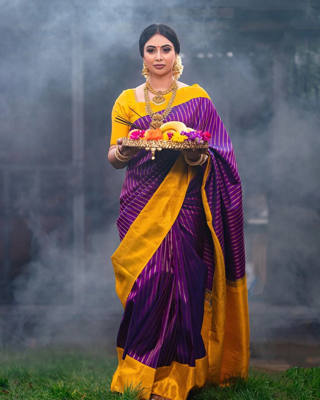 Dalliance Purple Soft Silk Saree With Chatoyant Blouse Piece - Image 5