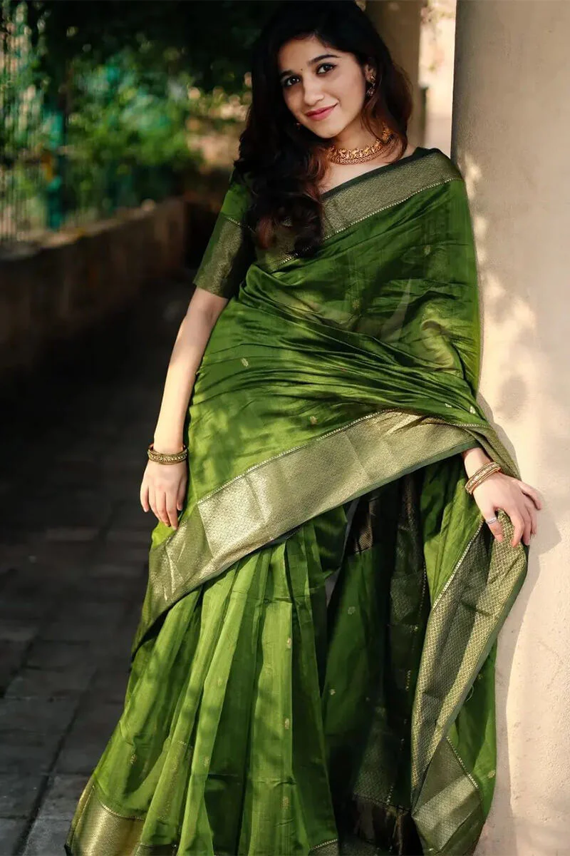Dazzling Green Cotton Silk Saree With Beautiful Blouse Piece - Image 6