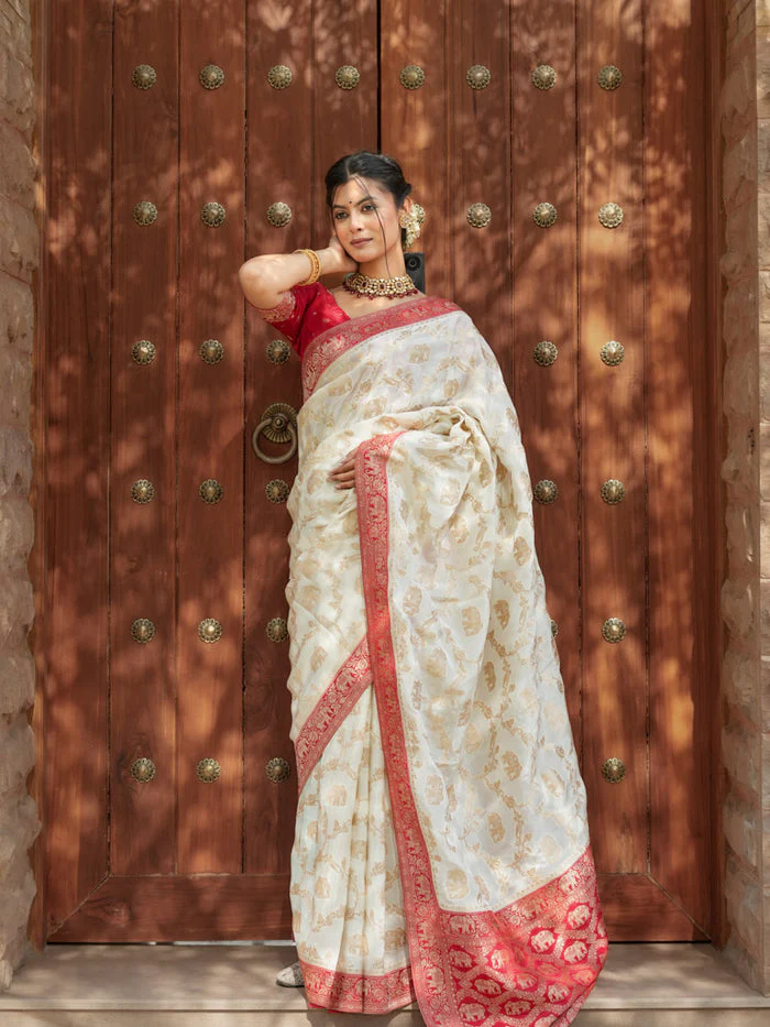 Delectable Beige Soft Silk Saree With Smashing Blouse Piece - Image 3