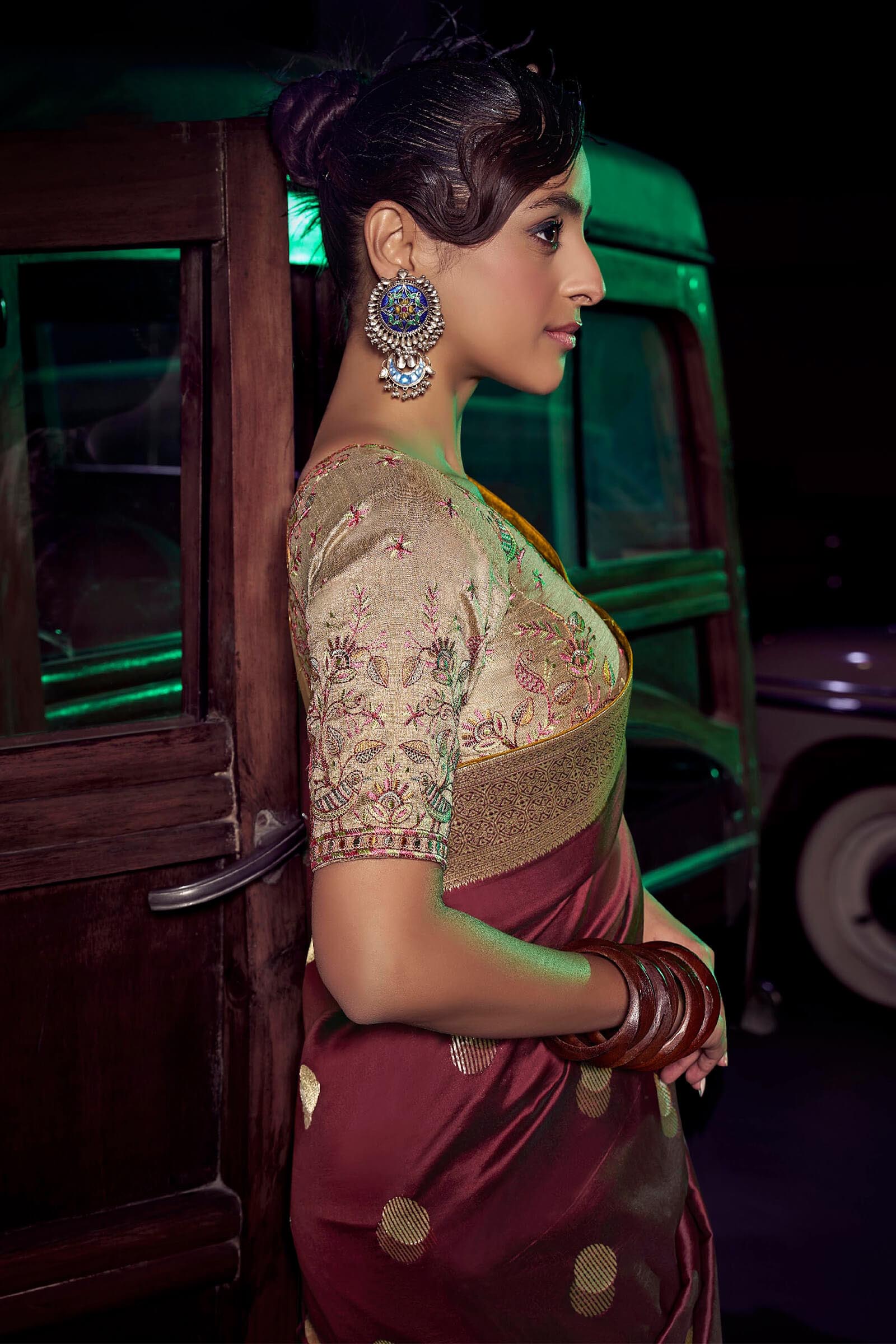 Delectable Maroon Soft Banarasi Silk Saree With Pretty Blouse Piece - Image 2