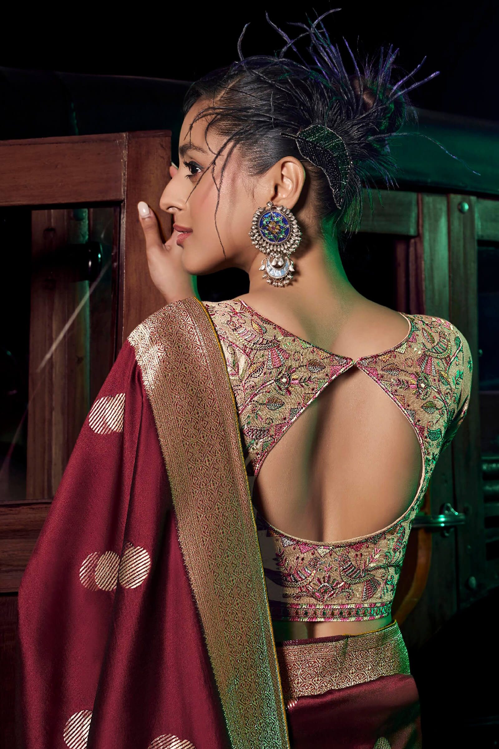 Delectable Maroon Soft Banarasi Silk Saree With Pretty Blouse Piece - Image 3