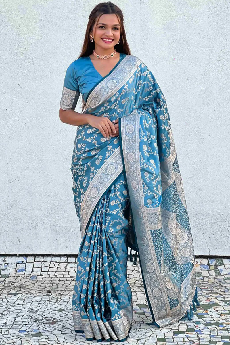 Delightful Firozi Soft Silk Saree With Petrichor Blouse Piece - Image 3