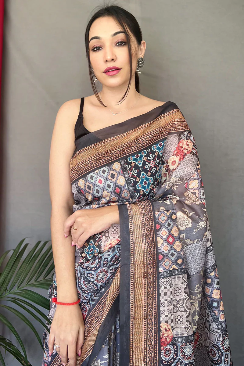 Delightful Grey Digital Printed Cotton Silk Saree With Classic Blouse Piece - Image 2