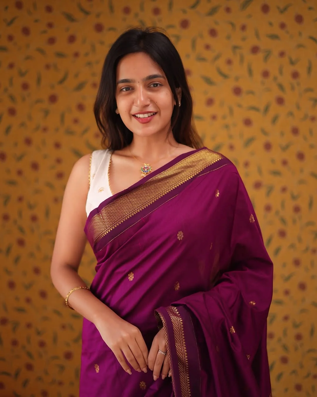 Delightful Magenta Soft Silk Saree With Classic Blouse Piece - Image 2