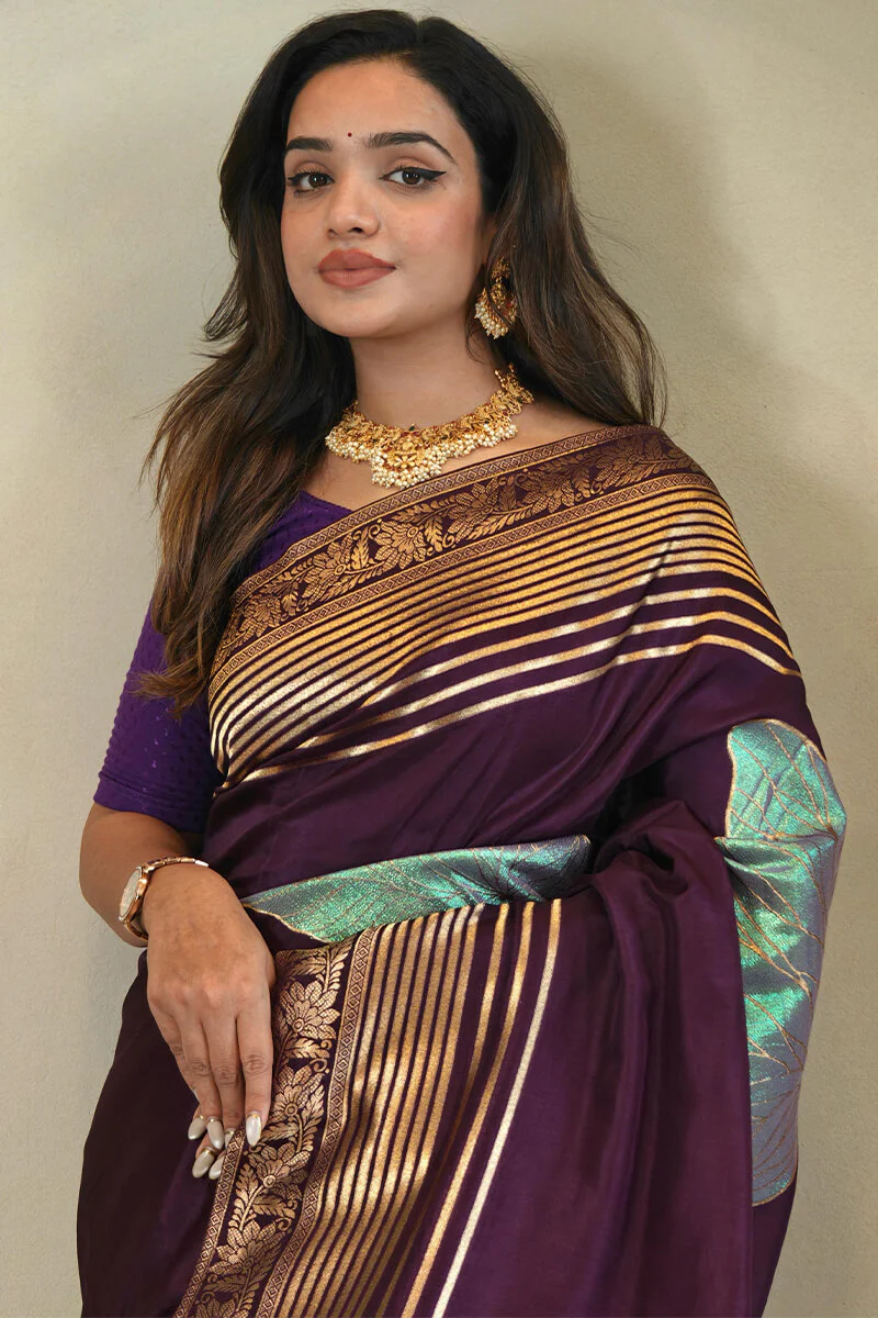 Delightful Purple Soft Banarasi Silk Saree With Classic Blouse Piece - Image 2