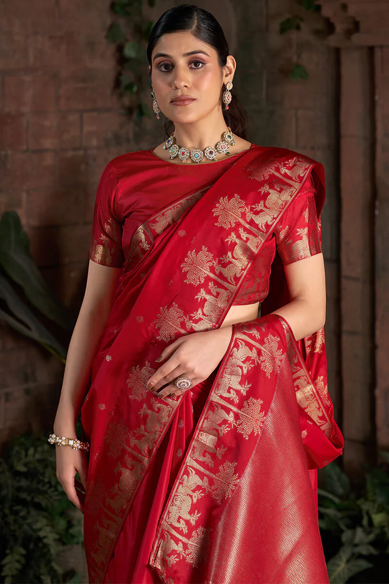 Delightful Red Pure Zari Weaving Banarasi Silk Saree With Ephemeral Blouse Piece - Image 2