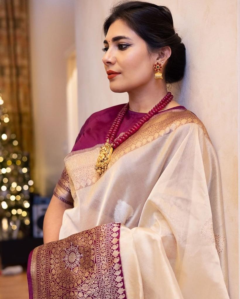 Demanding Beige Soft Banarasi Silk Saree With Adorable Blouse Piece - Image 3