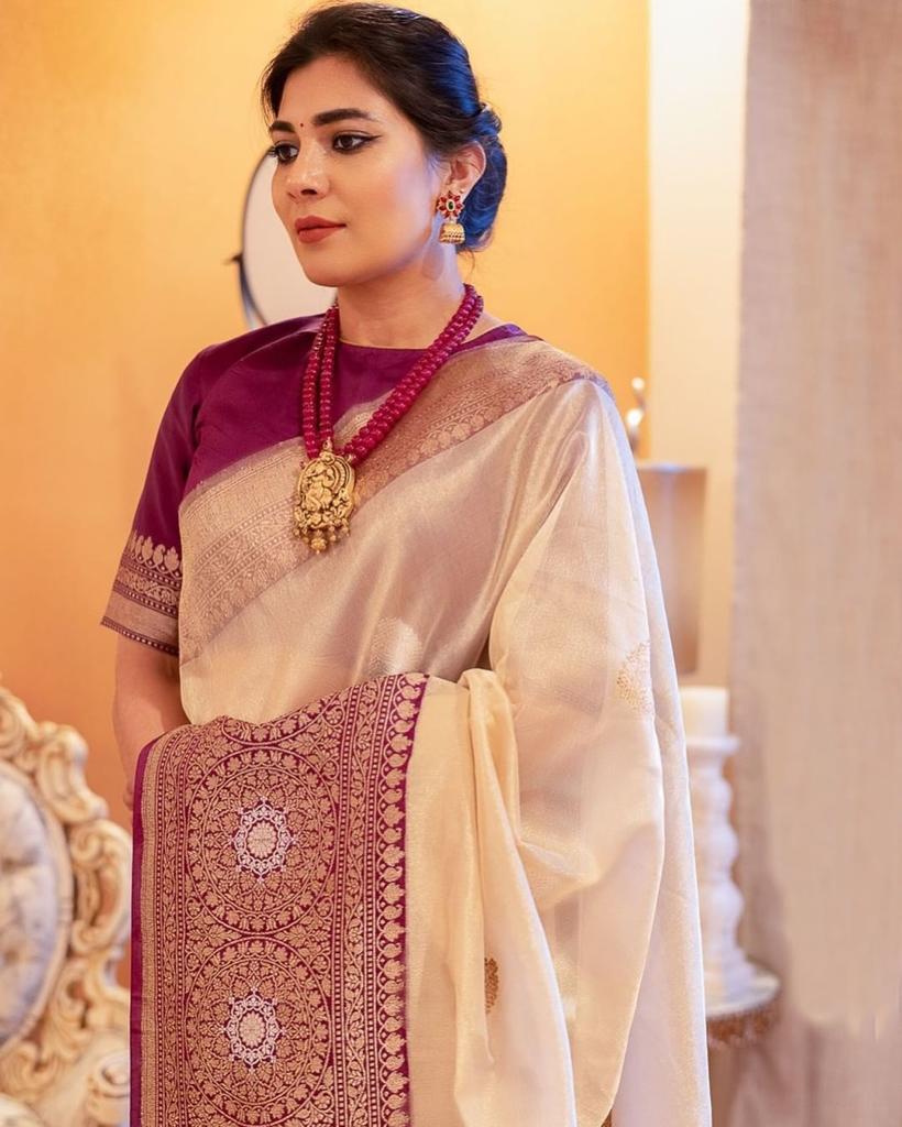Demanding Beige Soft Banarasi Silk Saree With Adorable Blouse Piece - Image 4
