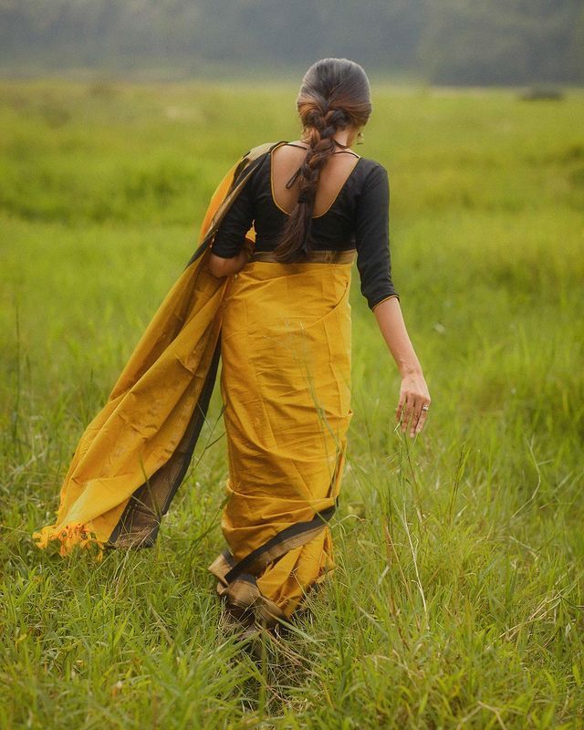 Lovely Yellow Soft Banarasi Silk Saree With Gleaming Blouse Piece - Image 6