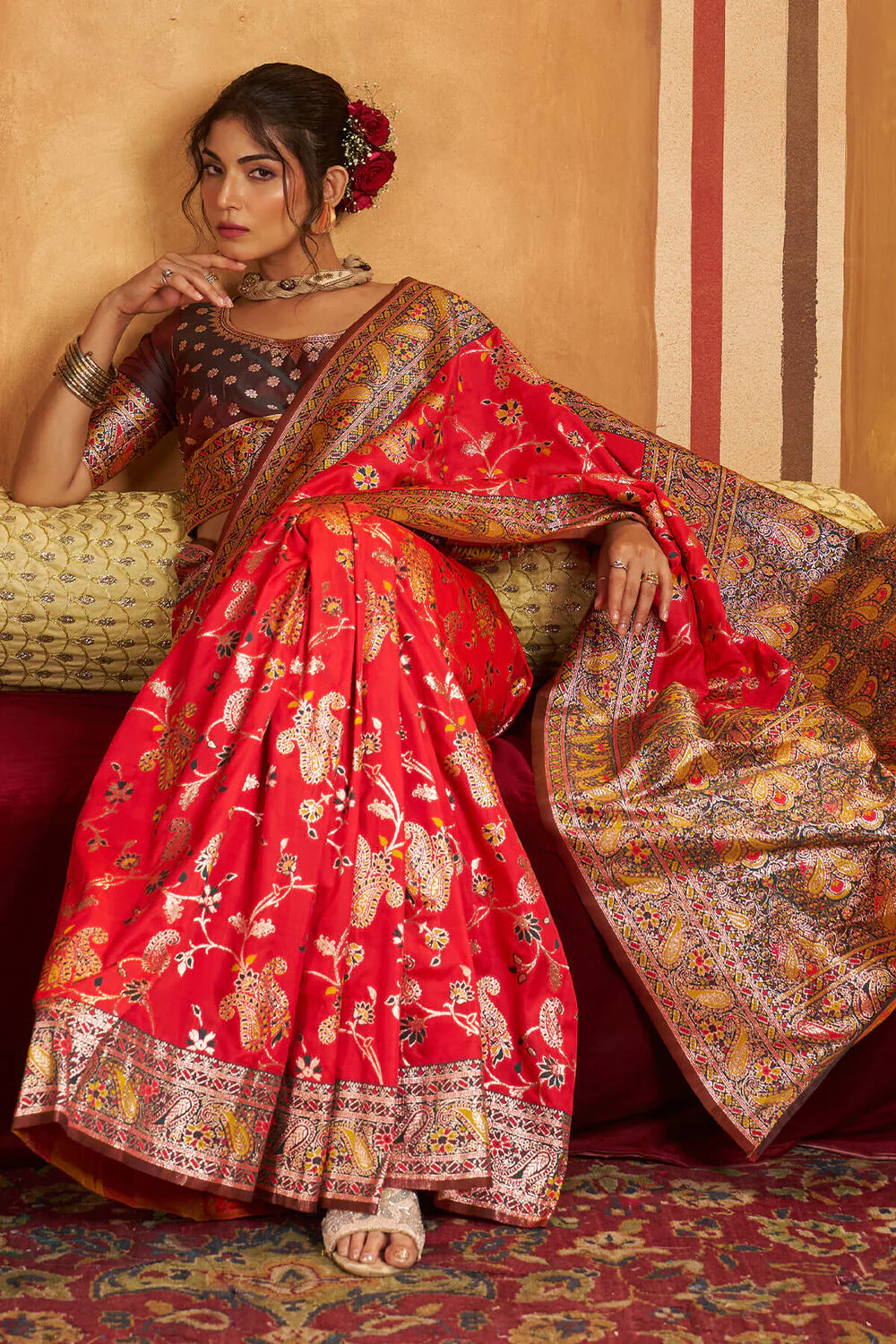 Demesne Red Pure Zari Weaving Banarasi Silk Saree With Lovely Blouse Piece - Image 4
