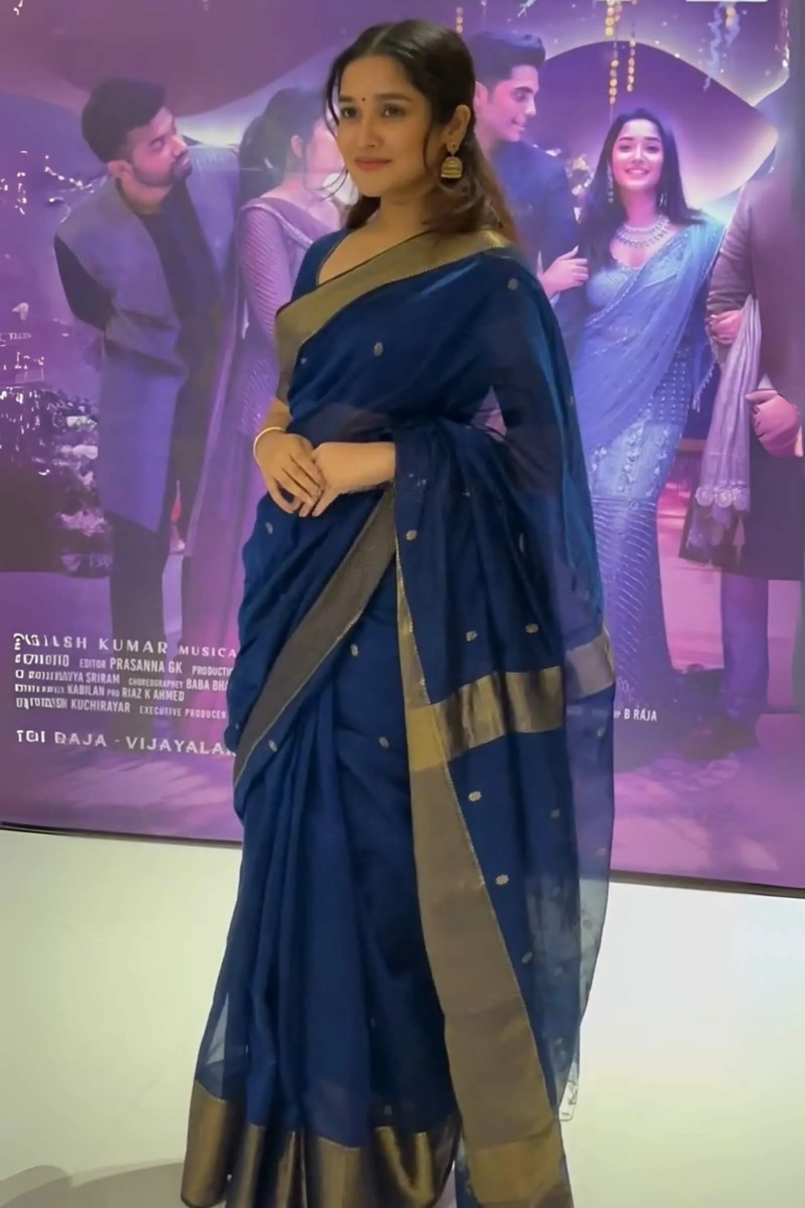Demure Navy Blue Cotton Silk Saree With Glamorous Blouse Piece - Image 5