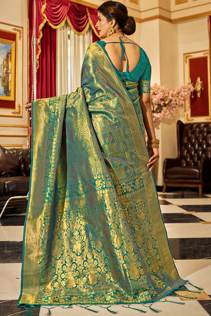 Demure Rama Kanjivaram Silk Saree With Evocative Blouse Piece - Image 4