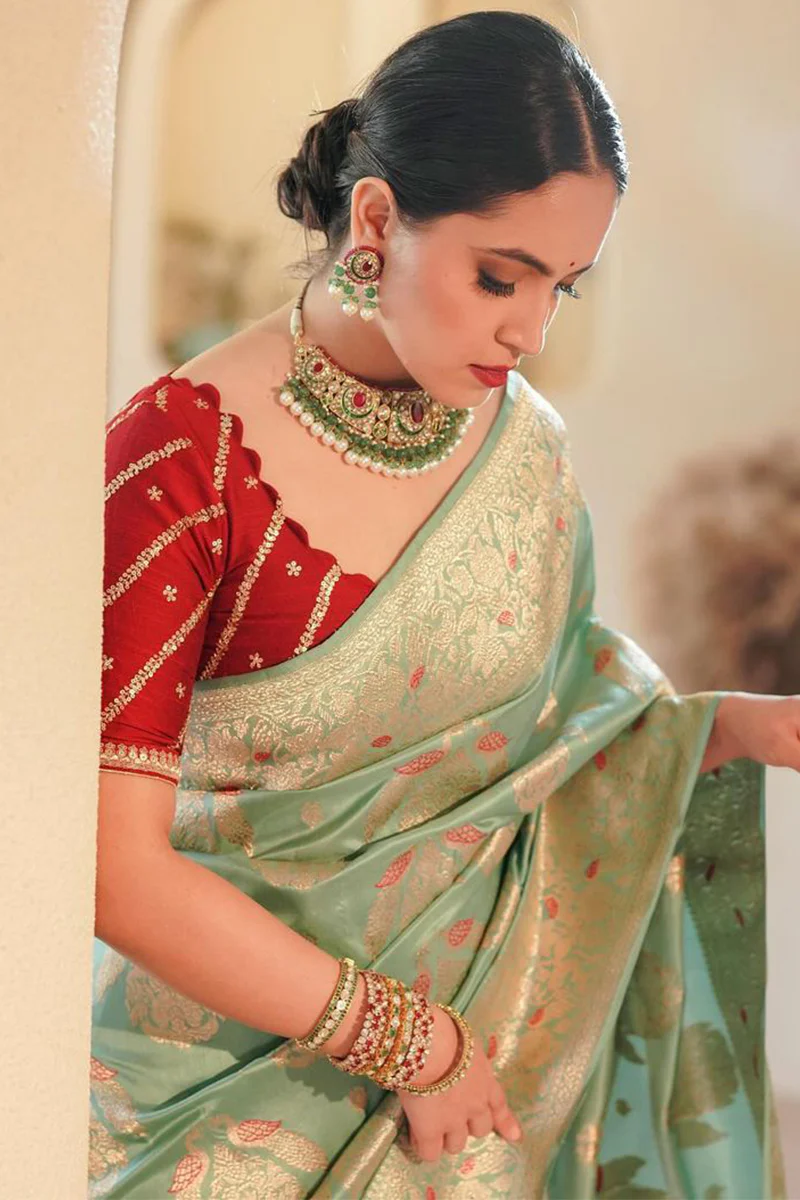 Demure Sea Green Soft Silk Saree With Magnetic Blouse Piece - Image 3