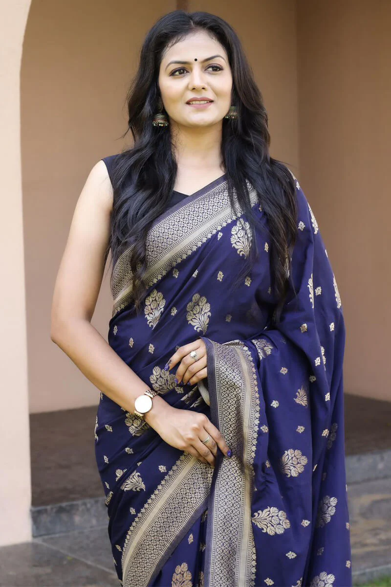 Denouement Navy Blue Soft Banarasi Silk Saree With Snappy Blouse Piece - Image 2